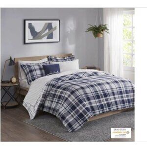 Madison Park Paton 8-Piece Navy Queen Reversible Comforter Set with Bed Sheets